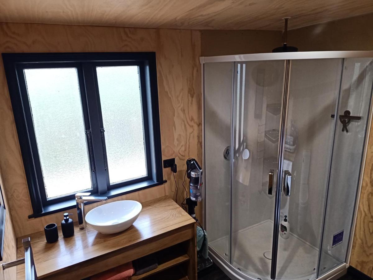 Renagour Cottage - Farmstay With Hot Tub! ワンガヌイ エクステリア 写真